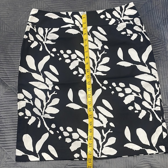 Black & Off-white/Cream Pencil Skirt - Picture 3 of 5